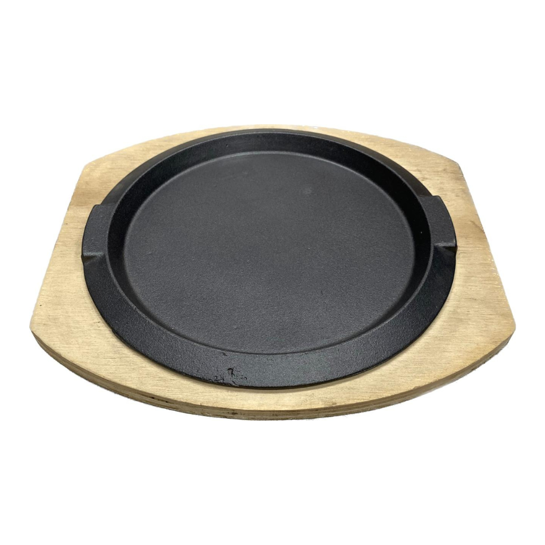 Plato de Hierro Fundido 23cm Base Madera