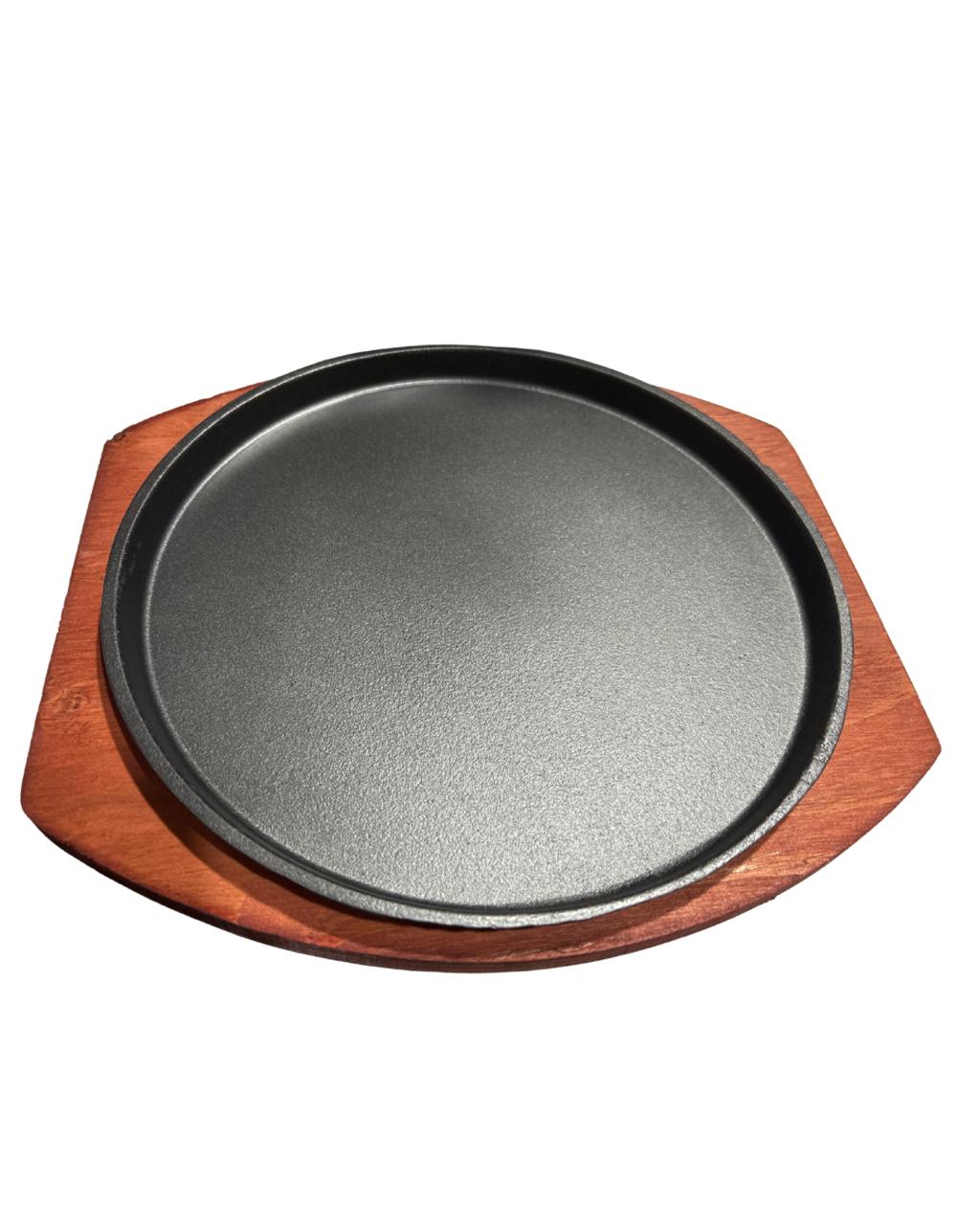 Plato Hierro Fundido 23cm Base Madera Oscura